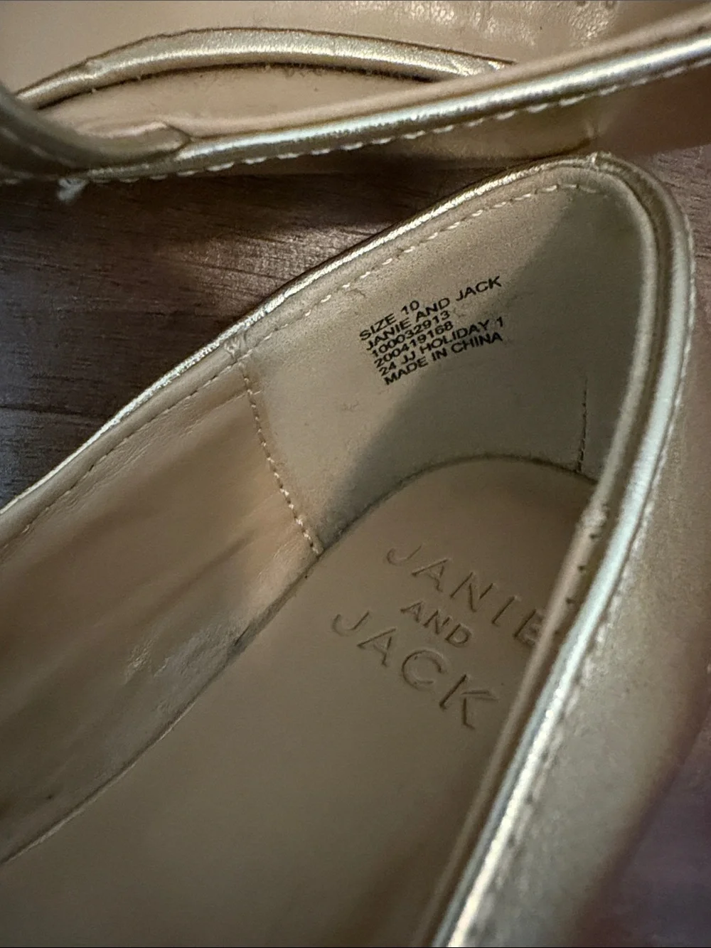 Janie and Jack kids size 10 Metallic Gold Mary Jane Shoes with Bow- Excellent